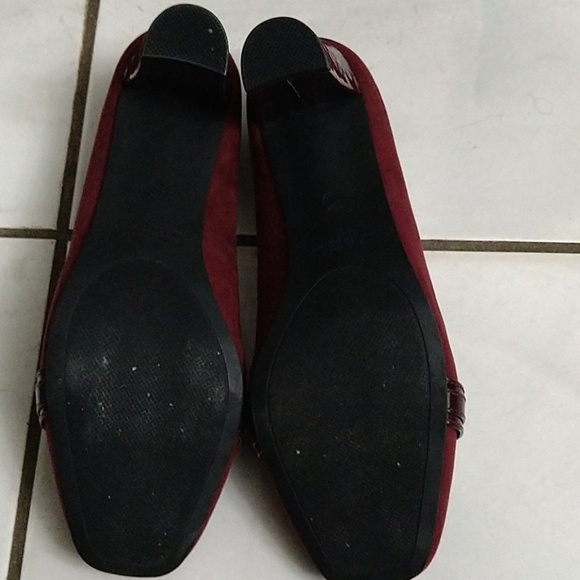 Heels - Picture 4 of 6